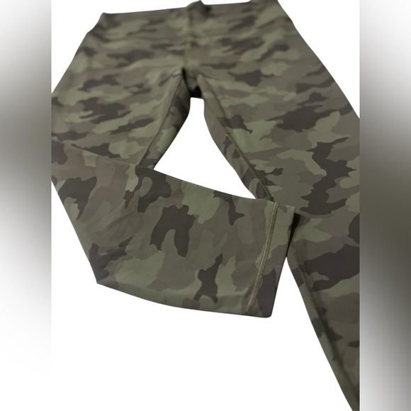 Lululemon Wunder Train HR Crop 22”Size 14 Camo Green - Picture 2 of 8